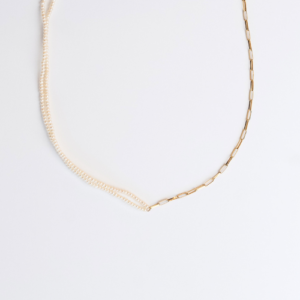 Choker Half de Mini Pérolas e Cartier Bold
