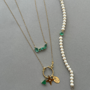 Pulseira de Pérolas com Esmeralda