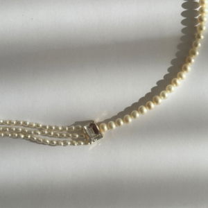 Colar de Pérolas com Topázio Branco